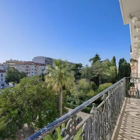 3 Louis Marie Apartment