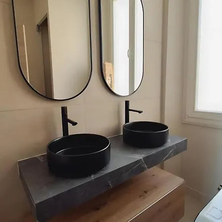 3 Louis Marie Apartment *