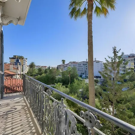 3 Louis Marie Apartment